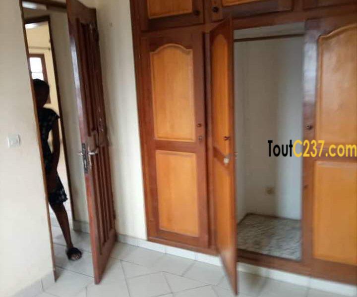 Appartement à louer à Makepe, Douala