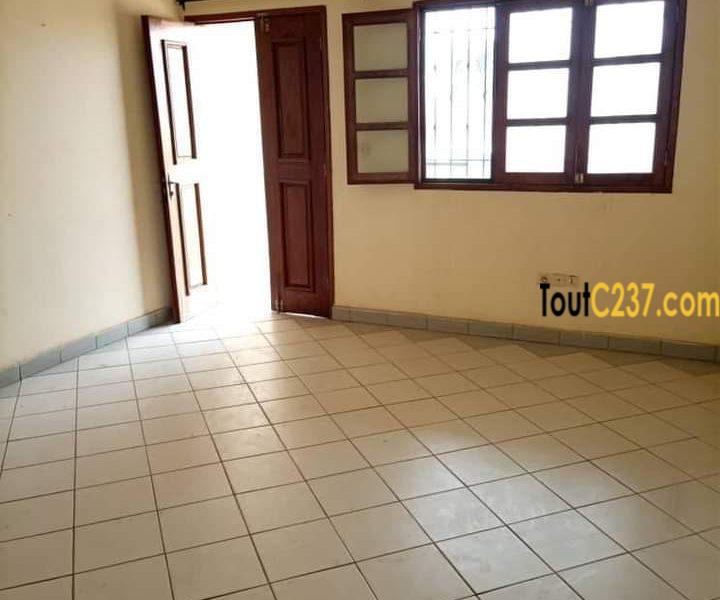 Appartement à louer à Makepe, Douala