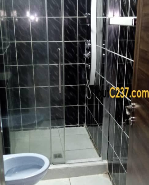 Appartemeent Neuf à louer à Bonapriso, Douala