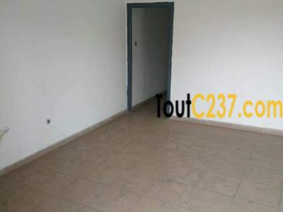 Bureau à louer à Deido, Douala