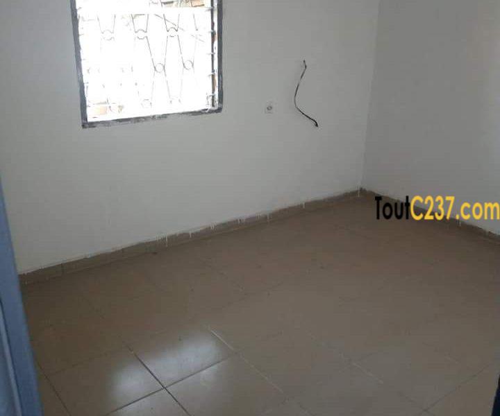 Bureau à louer à Deido, Douala