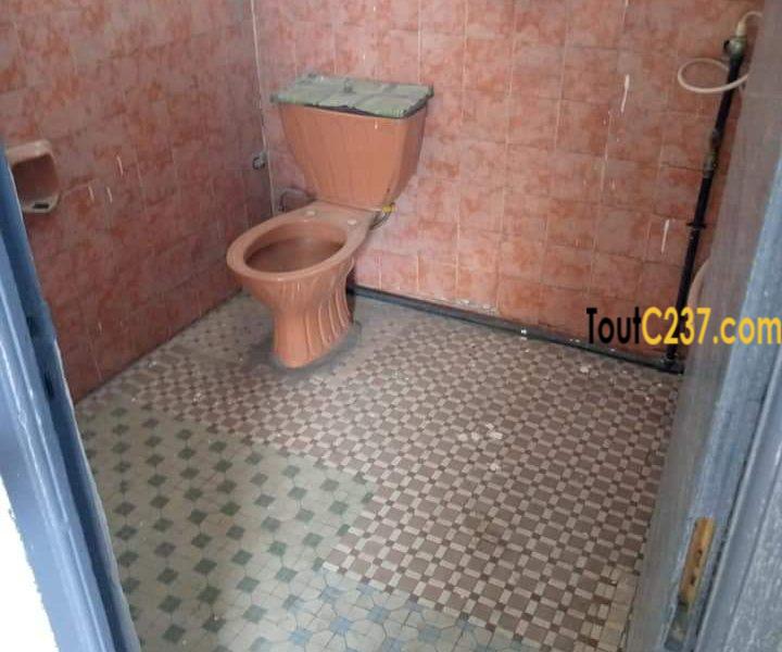 Bureau à louer à Deido, Douala