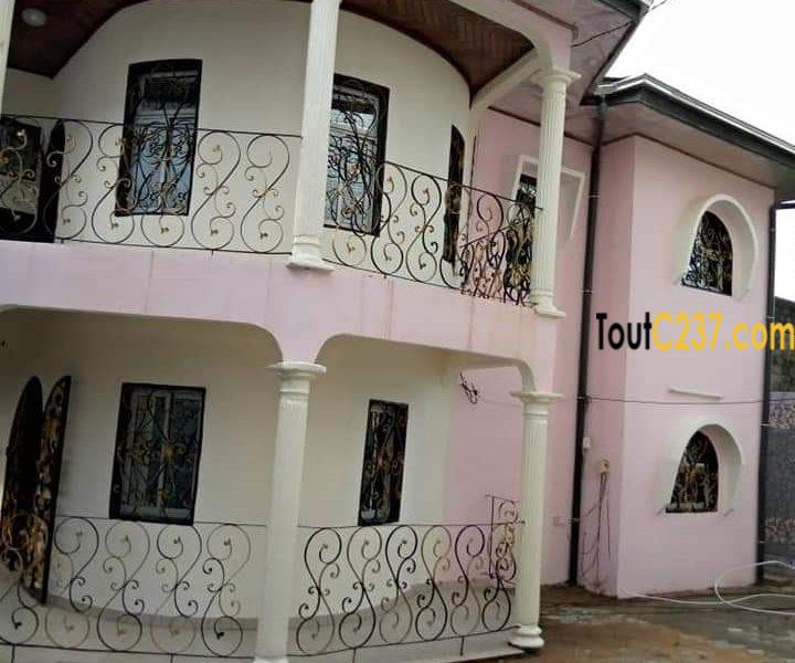 Duplex à louer à Logpom, Douala