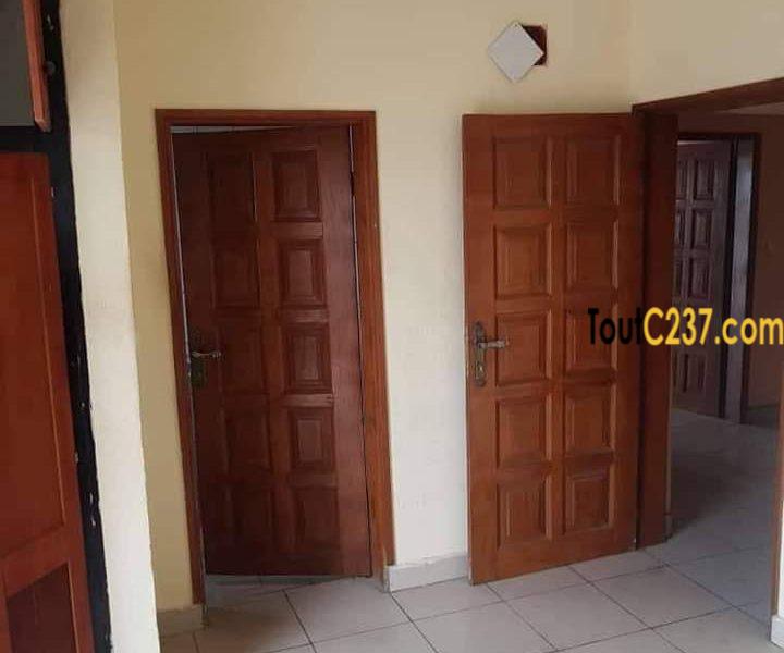Appartement à louer à Bonamoussadi , Douala