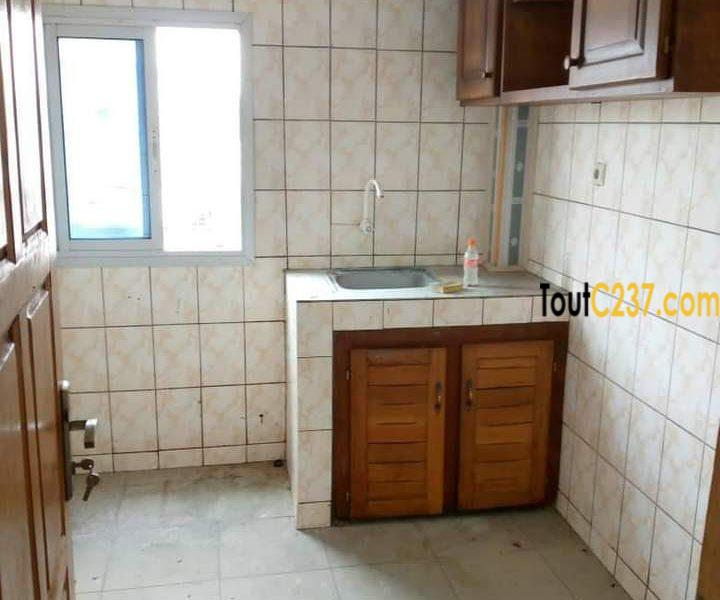 Appartement à louer à Akwa Nord, Douala