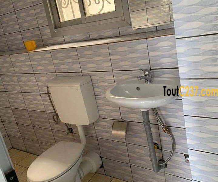 Duplex à louer à Logpom, Douala