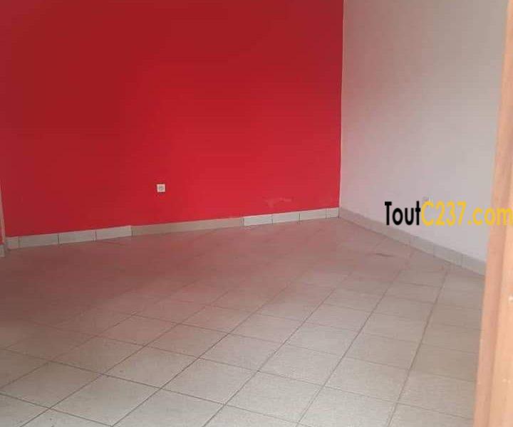 Espace commercial à louer à Bonapriso, Douala