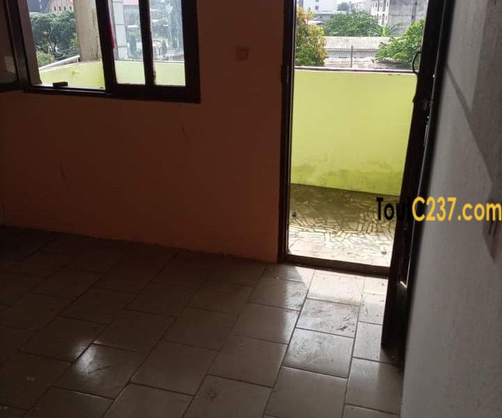 Appartement à louer à Bonamoussadi, Douala