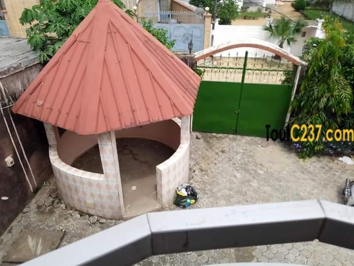 Duplex moderne à louer à Kotto, Douala