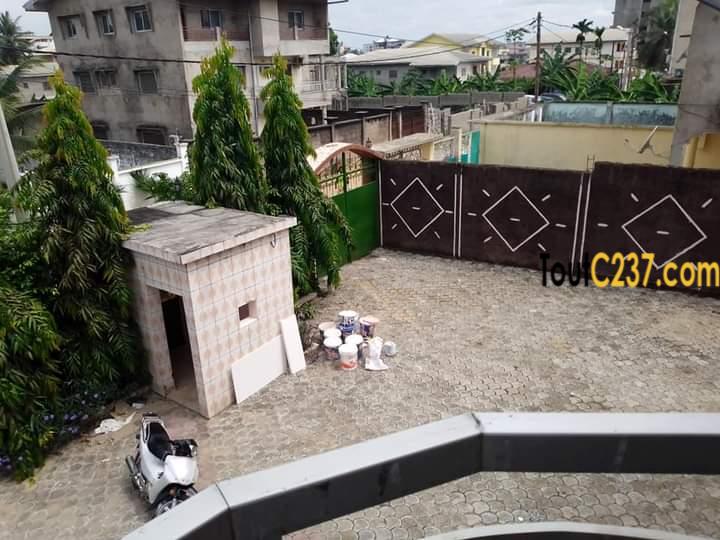 Duplex moderne à louer à Kotto, Douala