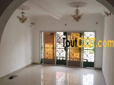 Duplex moderne à louer à Kotto, Douala