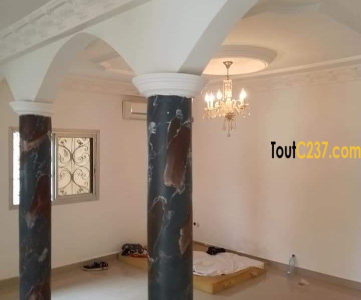 Duplex moderne à louer à Kotto, Douala
