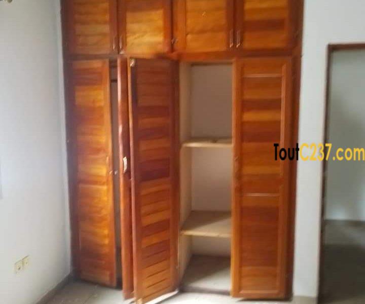 Duplex moderne à louer à Kotto, Douala