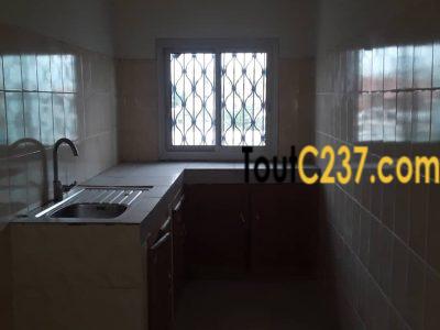 Bureaux en appartement à louer à Bali, Douala