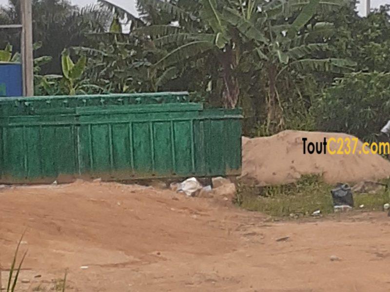 Villa pour activité commerciale à louer à Bali Douala