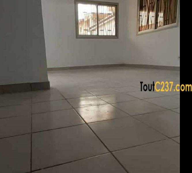 Mini maison à louer à Logpom, Douala