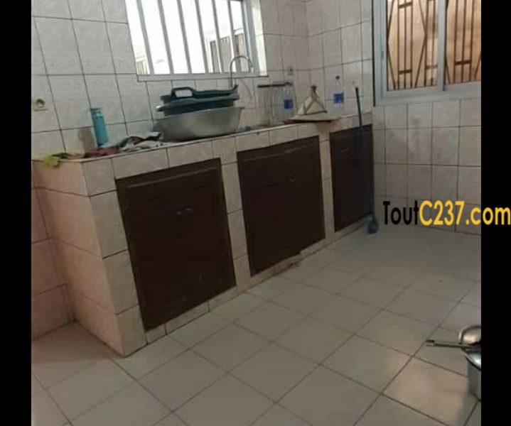 Mini maison à louer à Logpom, Douala