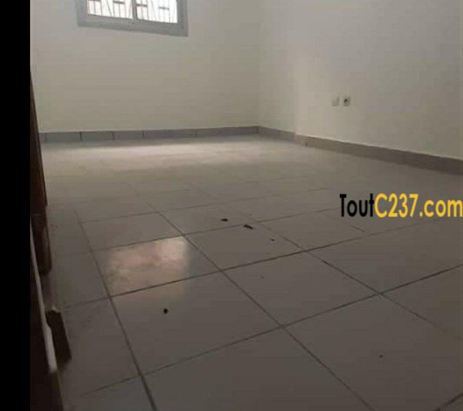 Mini maison à louer à Logpom, Douala