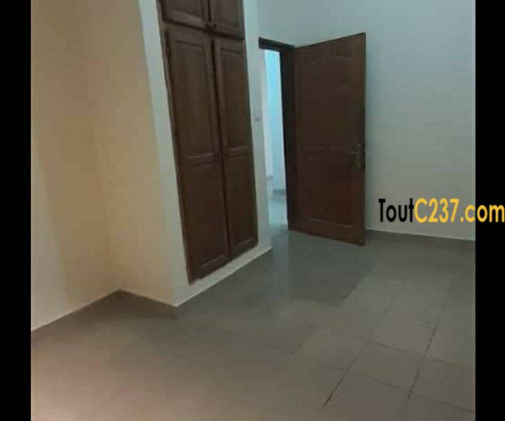 Mini maison à louer à Logpom, Douala