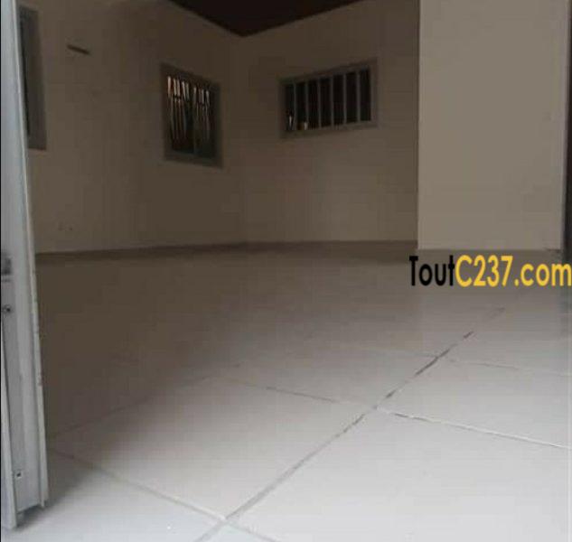 Mini maison à louer à Logpom, Douala
