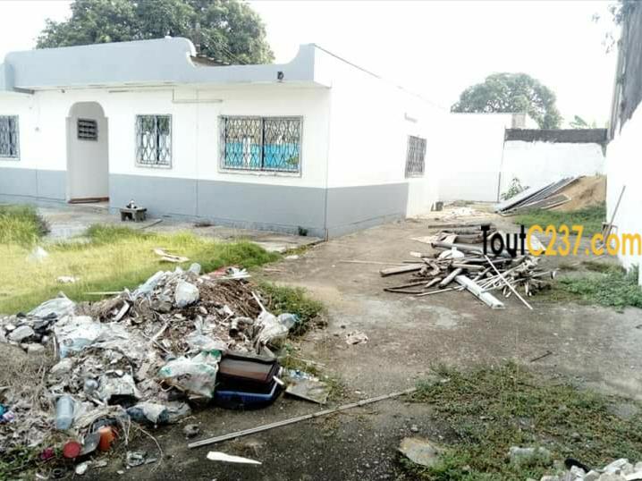 Villa sic à louer à Bonamoussadi, Douala