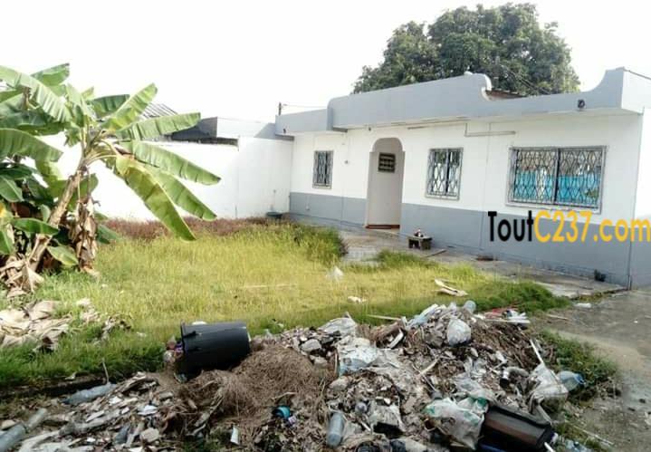 Villa sic à louer à Bonamoussadi, Douala