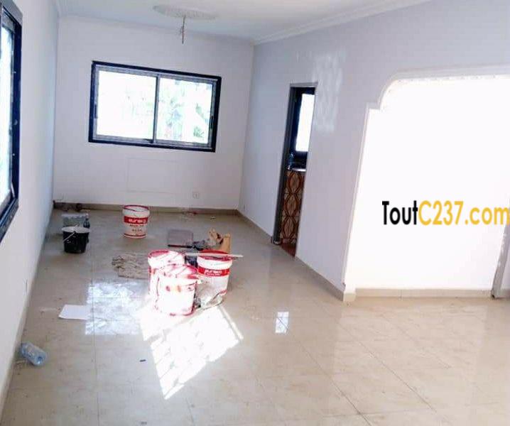 Villa sic à louer à Bonamoussadi, Douala