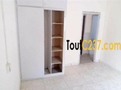 Villa sic à louer à Bonamoussadi, Douala