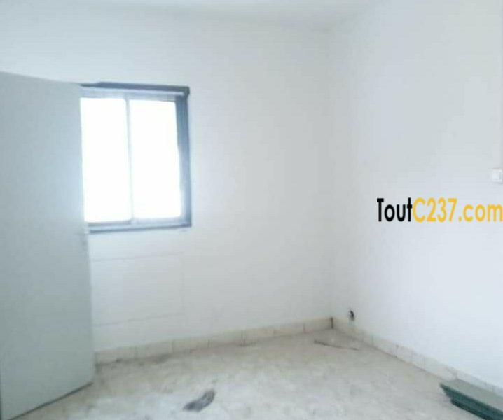Villa sic à louer à Bonamoussadi, Douala