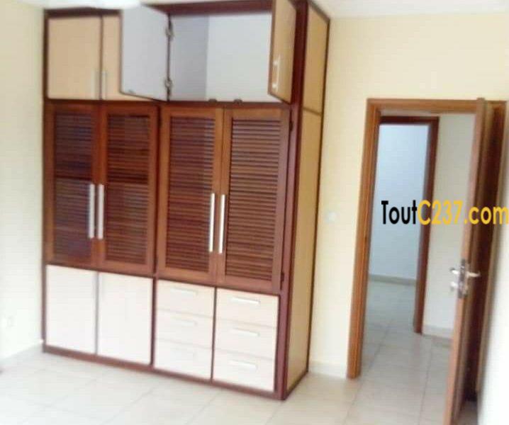 Appartement VIP à louer à Bonamoussadi, Douala