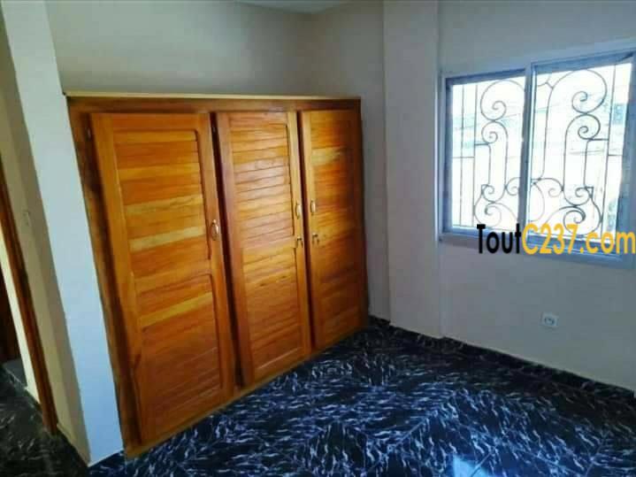 Studio moderne à louer à Bonamoussadi sable, Douala