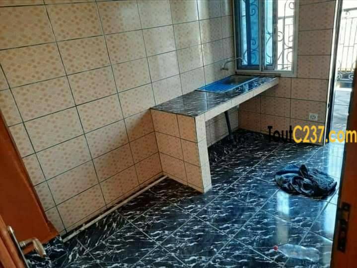 Studio moderne à louer à Bonamoussadi sable, Douala
