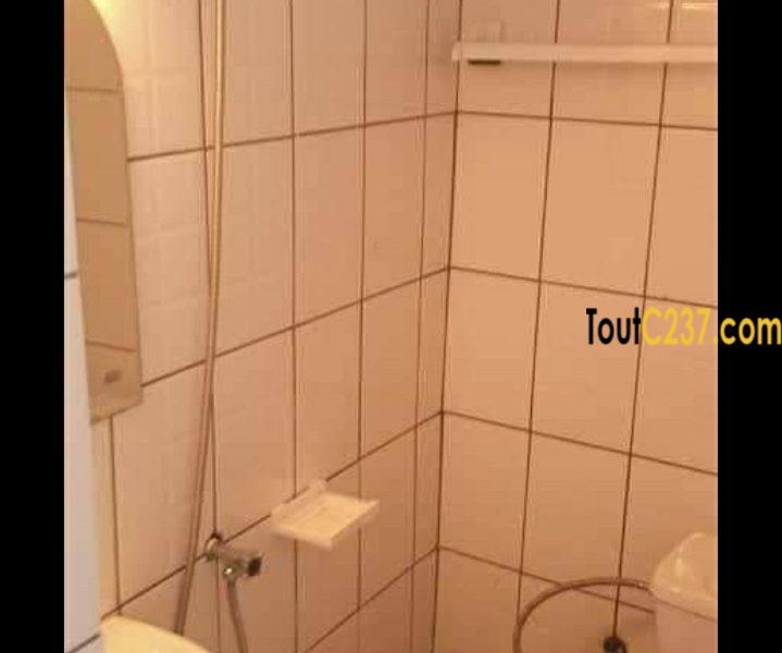 Studio moderne à louer à Bonamoussadi sable, Douala