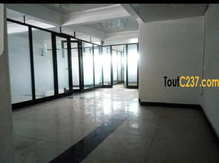 Bureau en Open Space vallée Bessengue, Douala
