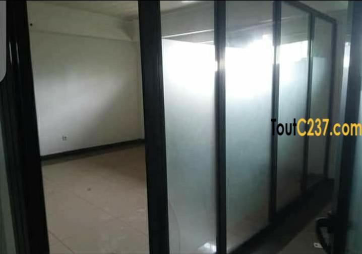Bureau en Open Space vallée Bessengue, Douala