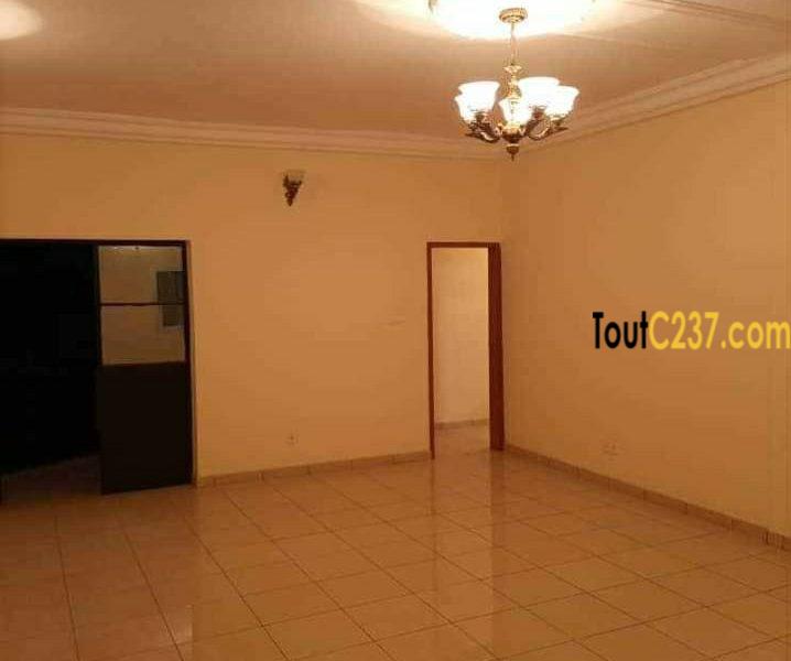 Appartement haut standing à louer à Logpom, Douala