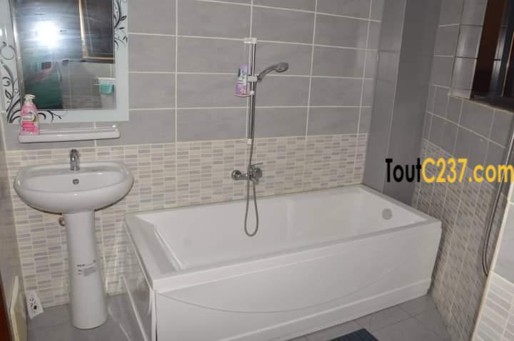 Appartement meublé à louer à Makepe, Douala