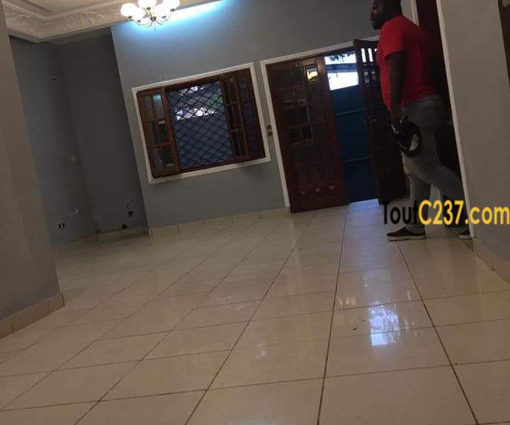 Villa à louer à Bonamoussadi, Douala