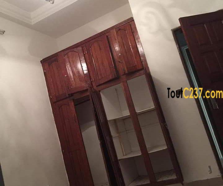 Villa à louer à Bonamoussadi, Douala