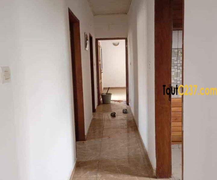 Appartement à louer à Logpom, Douala