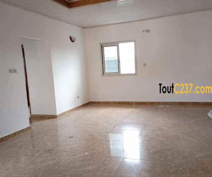 Appartement à louer à Logpom, Douala