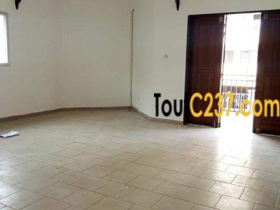 Appartement à louer à Bonamoussadi, Douala