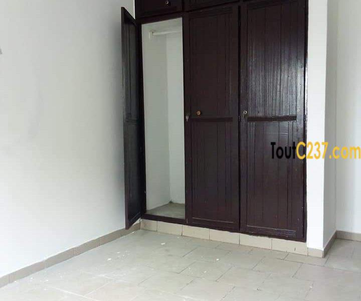Appartement à louer à Bonamoussadi, Douala