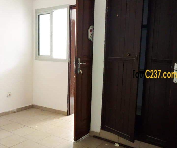 Appartement à louer à Bonamoussadi, Douala