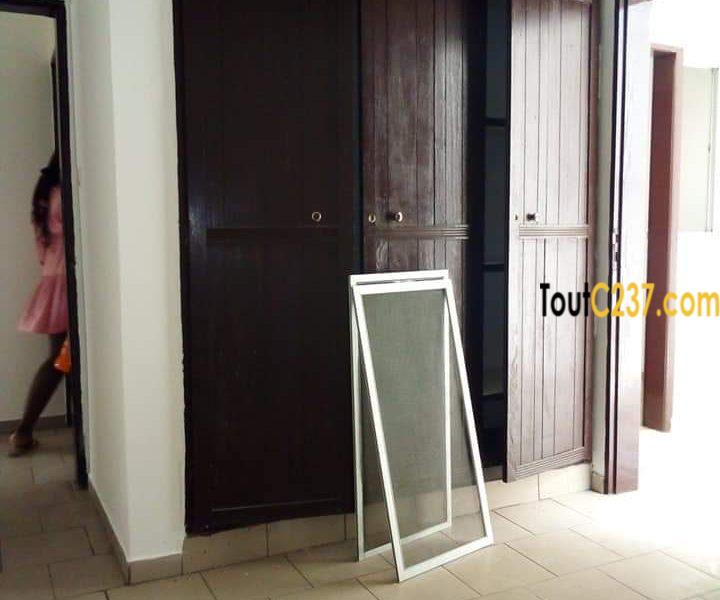 Appartement à louer à Bonamoussadi, Douala