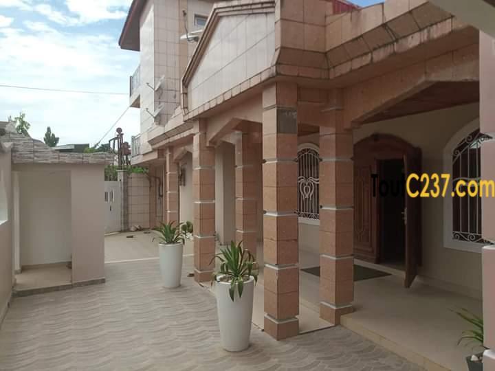 Jolie villa à vendre à Kotto, Douala