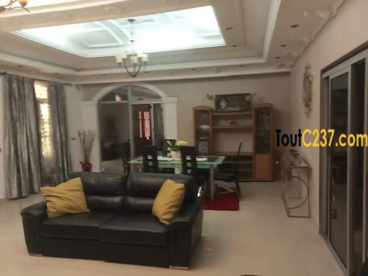 Jolie villa à vendre à Kotto, Douala