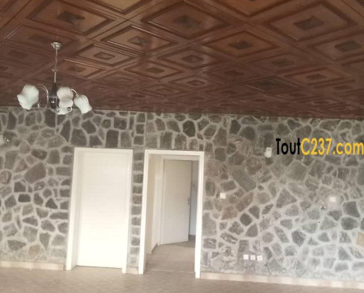 Duplex à vendre à Bonapriso, Douala