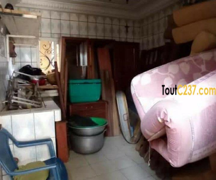 Duplex à louer à pk13, Douala