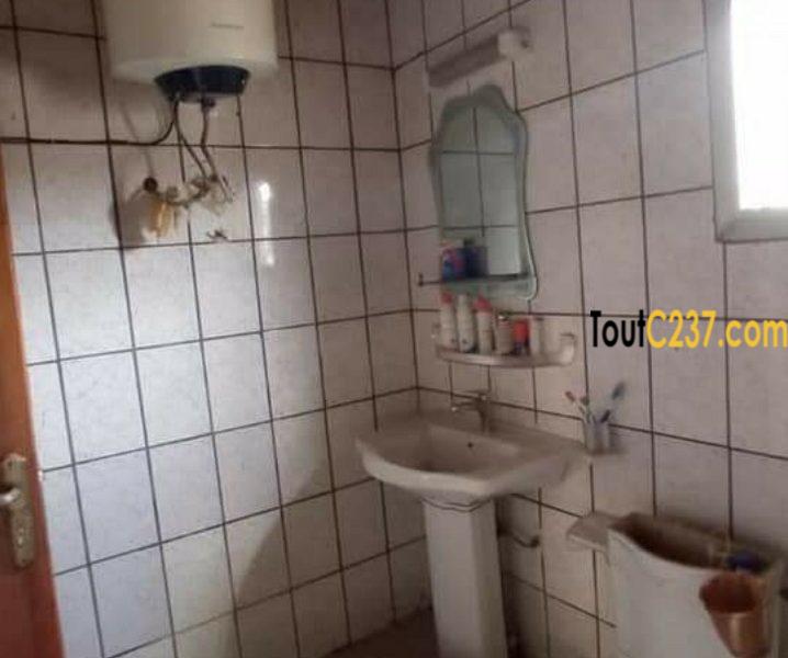 Duplex à louer à pk13, Douala